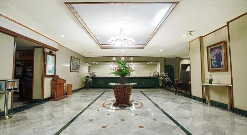 Sahid Kawanua Hotel Manado Bagian luar foto